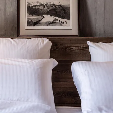 Foxden Lodge *